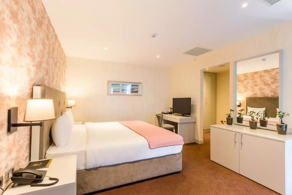 اتاق HOTEL GRAND GLORIA BATUMI